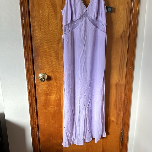 Dress - Picture 2 of 4